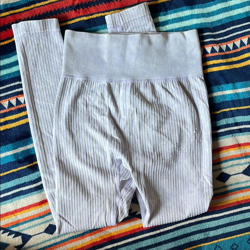 Aura Ribbed High-Waisted Leggings